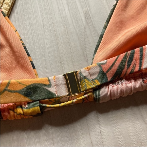 BEACH RIOT ๐ Tropical Floral Bikini TOP - Picture 13 of 16